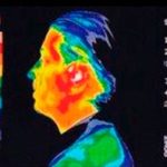 El principal problema en la salud y efecto biológico de la radiofrecuencia sobre las personas, es el efecto térmico, ya que produce un calentamiento de los tejidos al tener próximos a nosotros, las fuentes de este tipo de radiación son por ejemplo, los teléfonos móviles. El ICNIRP y la OMS, los han catalogado como posiblemente cancerígenos. El uso cada vez más extendido del teléfono móvil hace difícil imaginar la vida sin él, pero desde Hábitat Sano te damos estos consejos, siempre que hables por el teléfono, que sea con auriculares por cable (NO INALÁMBRICOS), no lleves el móvil pegado al cuerpo (Si miras las instrucciones del teléfono, pone que no tienes que tenerlo más cerca de x centímetros...), puedes usar fundas especiales de apantallamiento para ello. ¿Hablamos? www.habitatsano.com